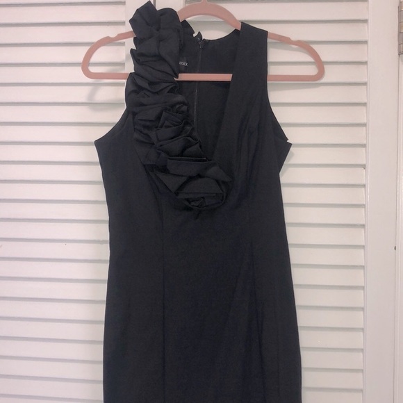 LBD with floral accent - Picture 3 of 5